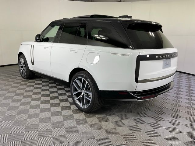 2025 Land Rover Range Rover SE photo 4