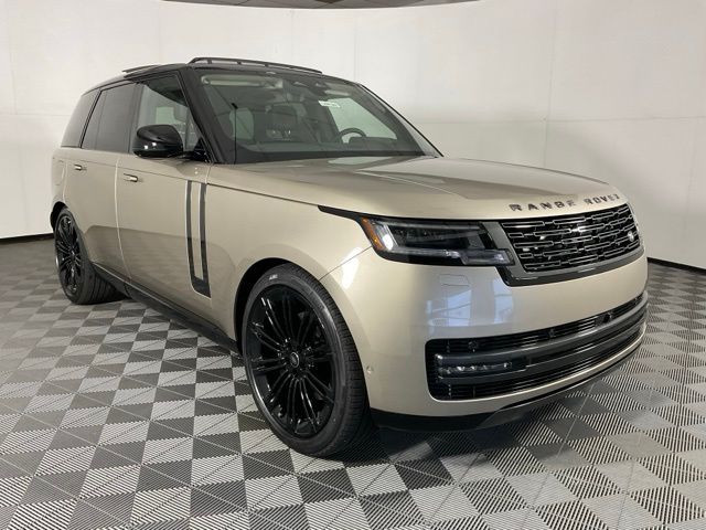 2025 Land Rover Range Rover SE photo 4