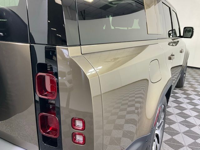 2025 Land Rover Defender S - Photo 8