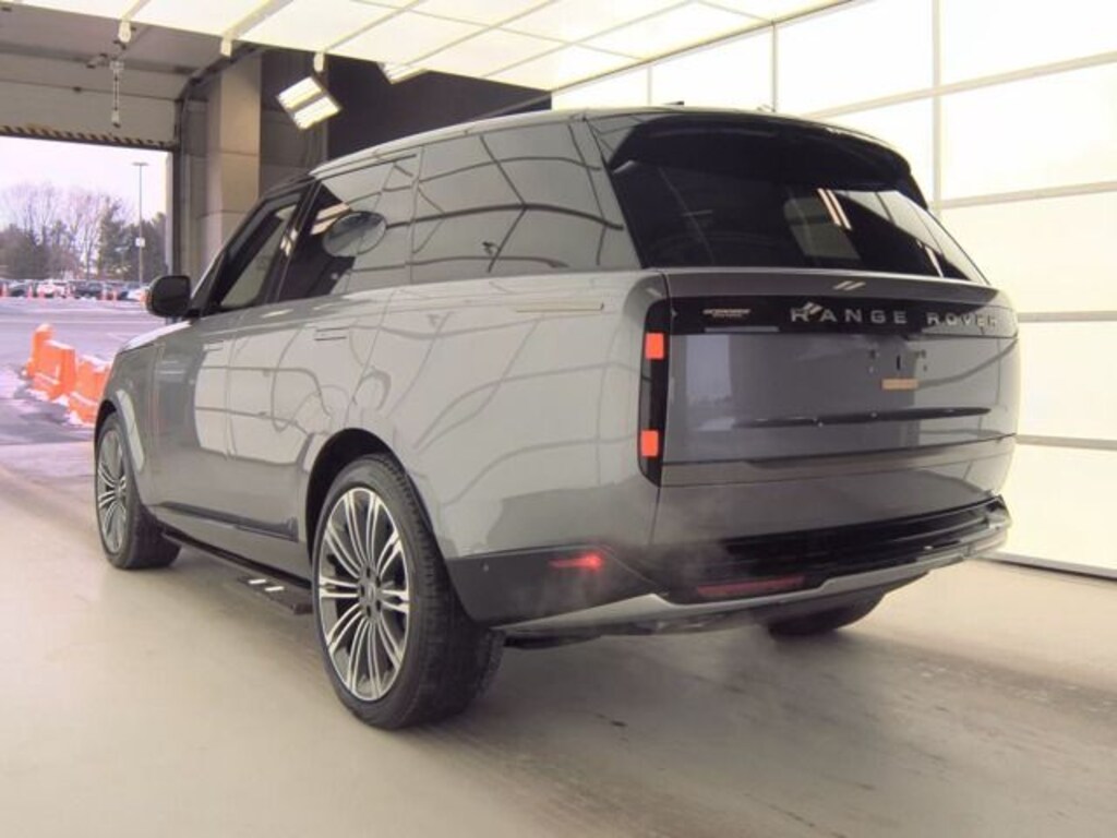 Used 2024 Land Rover Range Rover P530 SE SUV