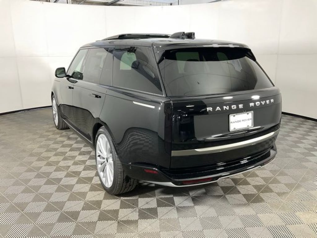 New 2026 Land Rover Range Rover SE SUV