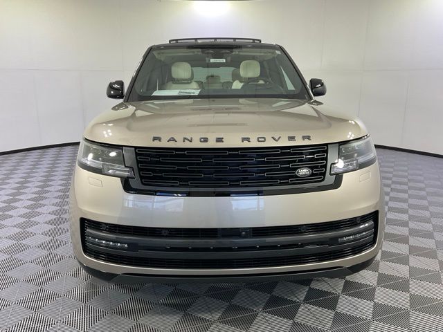 2025 Land Rover Range Rover SE photo 2