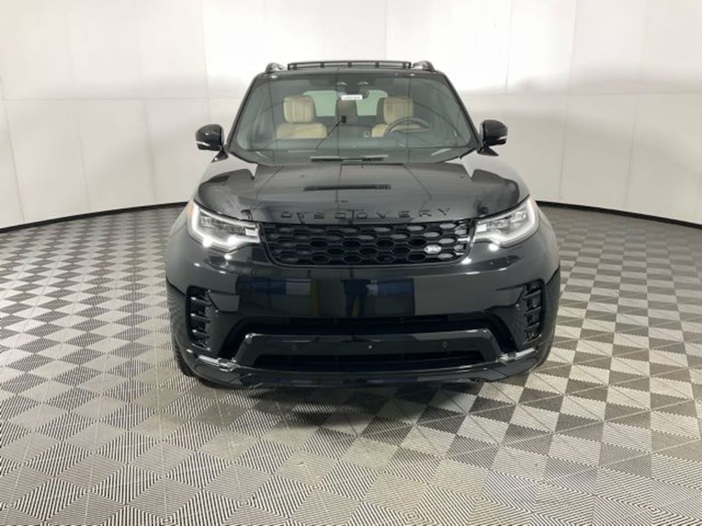 New 2026 Land Rover Discovery Dynamic SE SUV