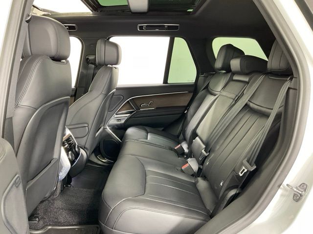 2025 Land Rover Range Rover SE - Photo 29