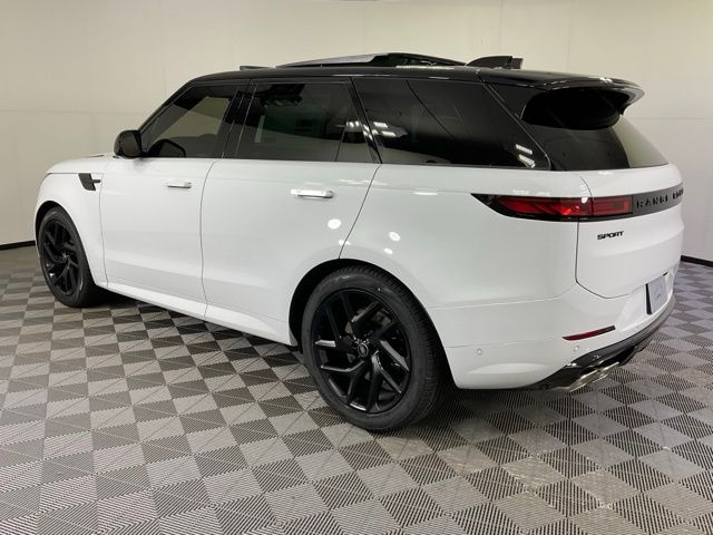 2025 Land Rover Range Rover Sport SE photo 4