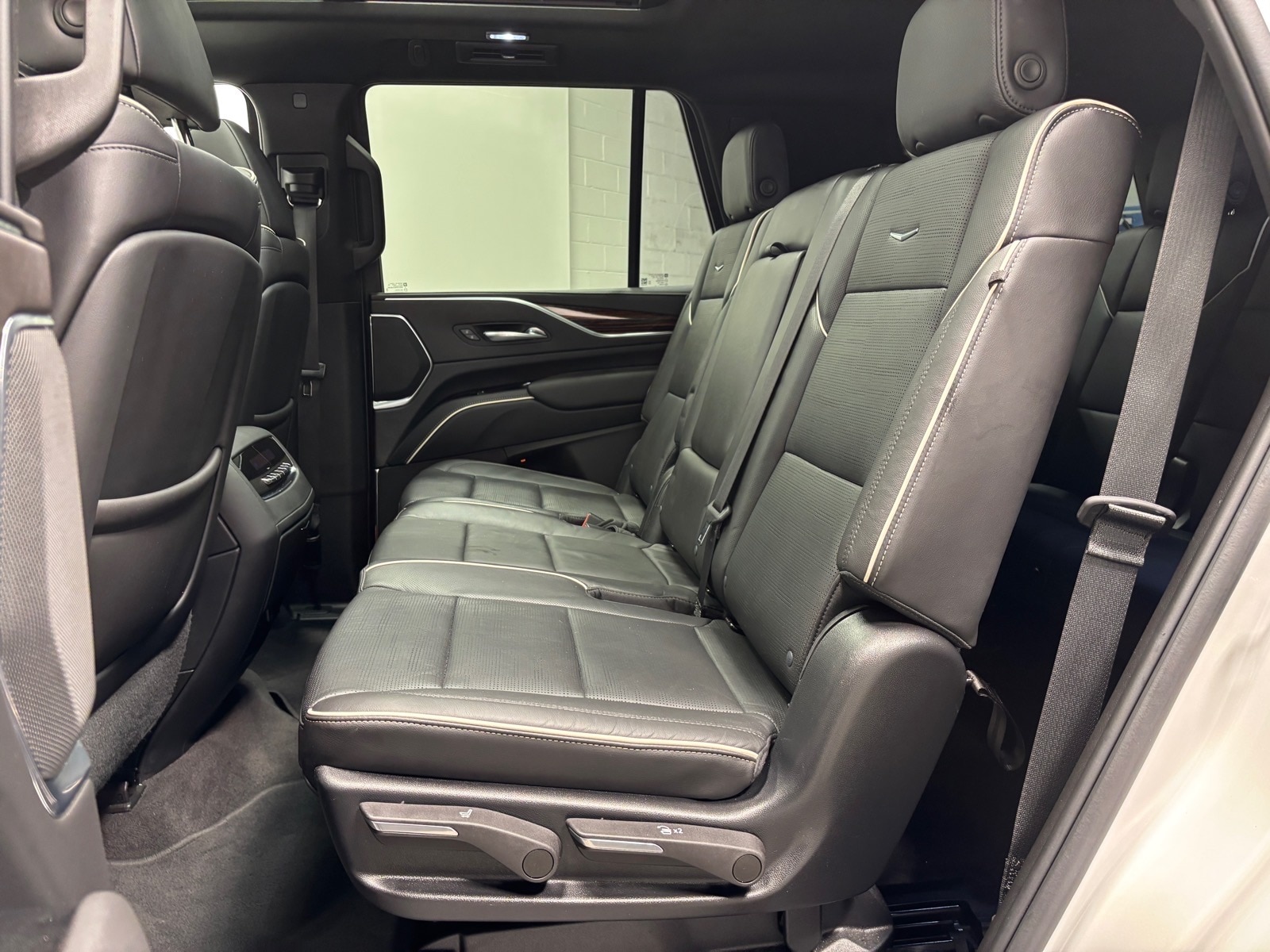 2022 Cadillac Escalade Premium Luxury - Photo 28