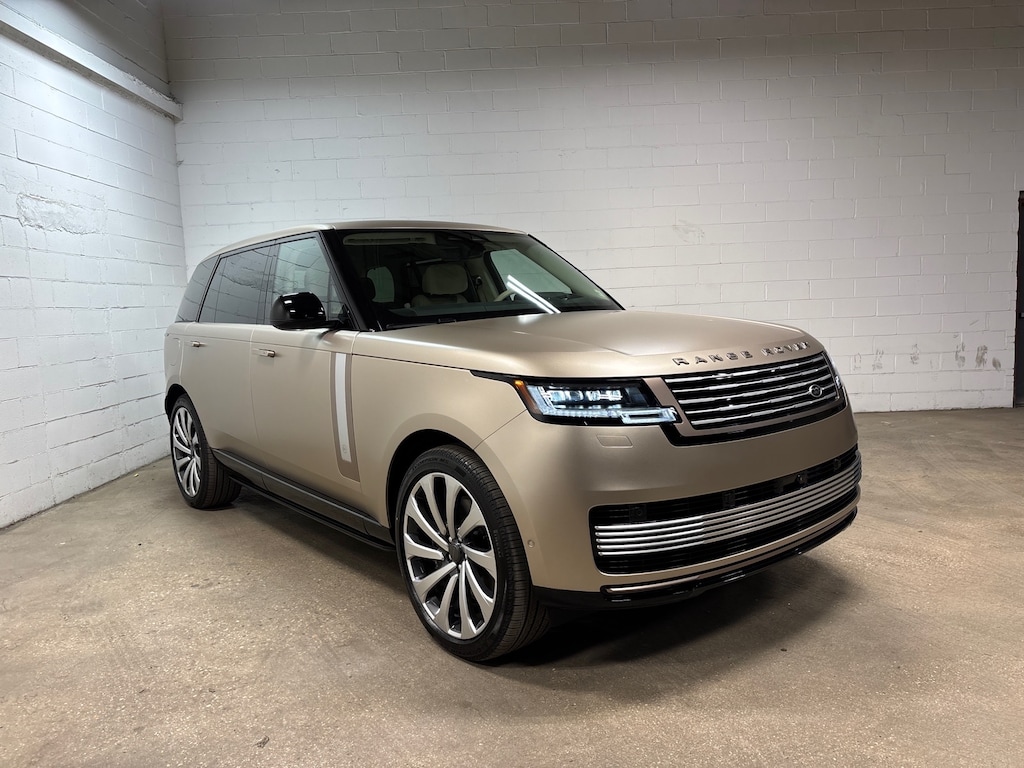 New 2026 Land Rover Range Rover SV Signature Suite SUV