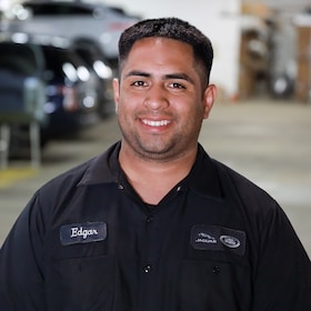 Staff member Edgar Santos from ID_9dad2e620d43