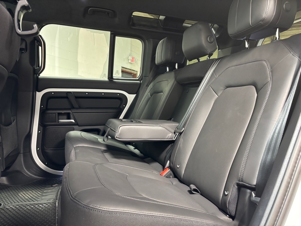 2026 Land Rover Defender V8 - Photo 25