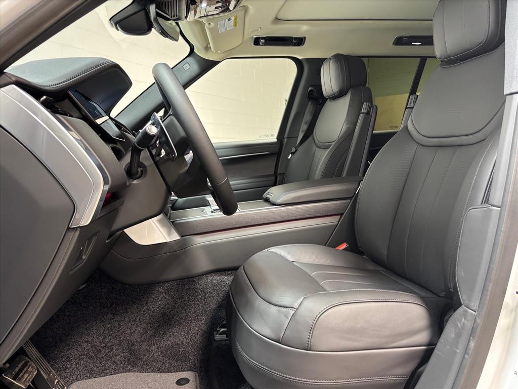 2026 Land Rover Range Rover SE - Photo 23