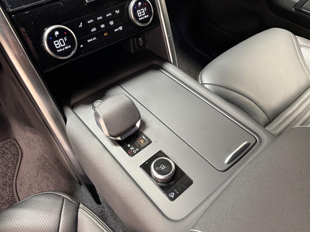 2026 Land Rover Discovery Gemini Edition - Photo 14
