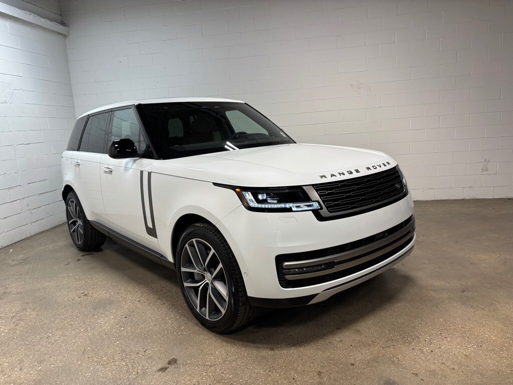 2025 Land Rover Range Rover SE photo 2