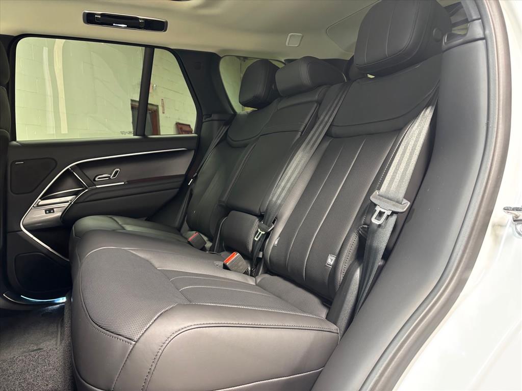 2026 Land Rover Range Rover SE - Photo 28