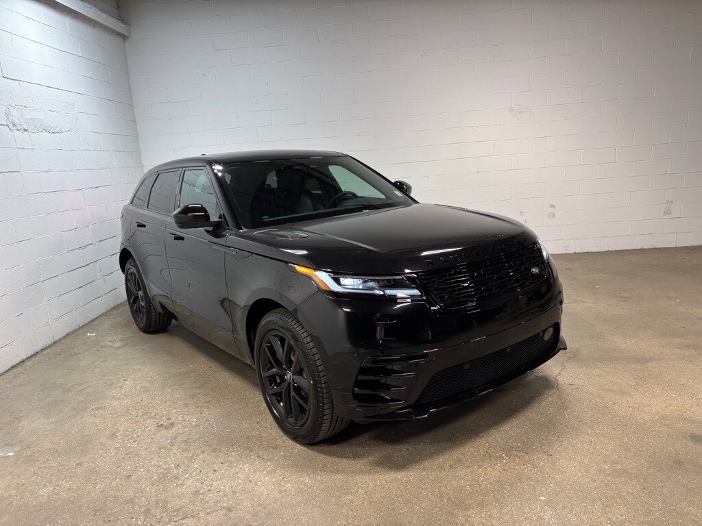 2026 Land Rover Range Rover Velar SE photo 4