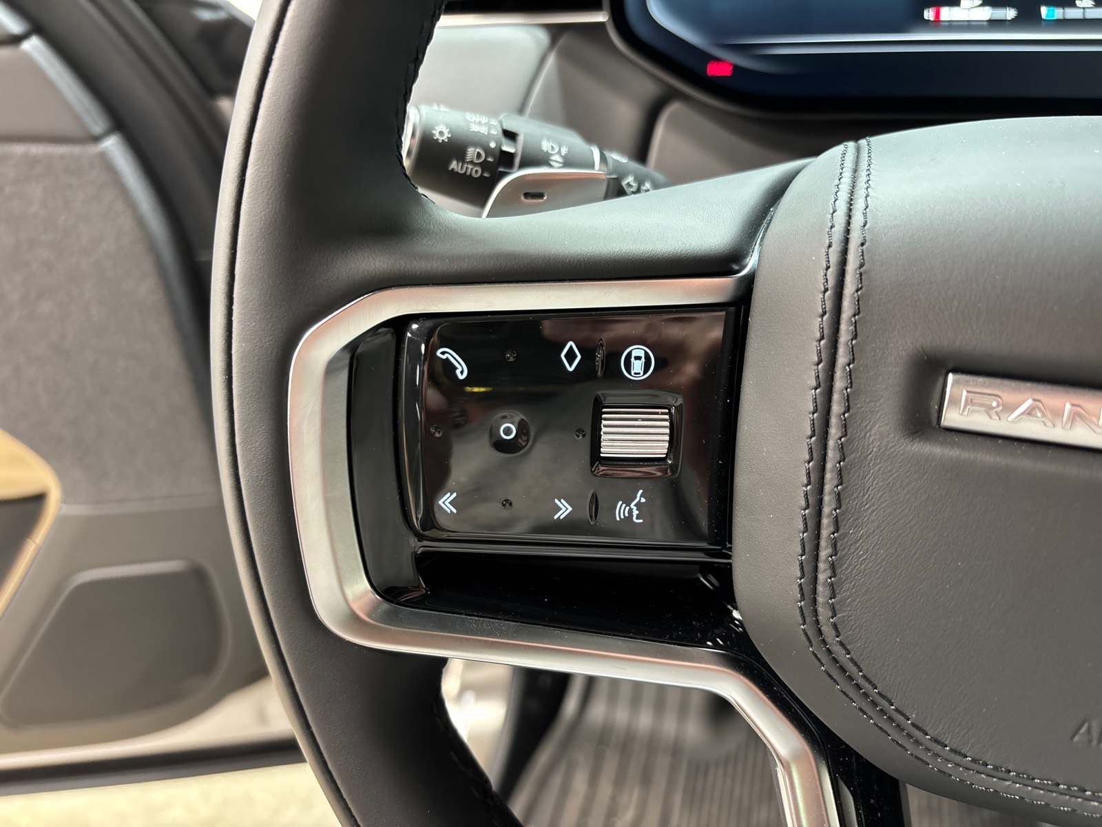 2026 Land Rover Range Rover Sport SE - Photo 19