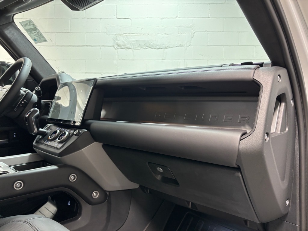 2026 Land Rover Defender V8 - Photo 29