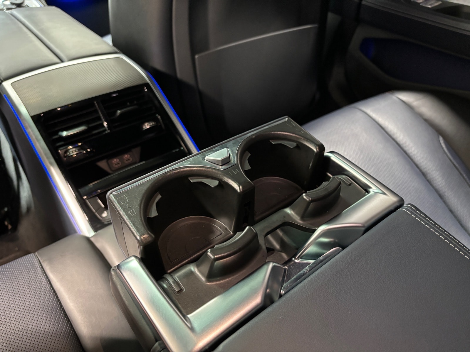 2021 BMW 8 Series M850i - Photo 26