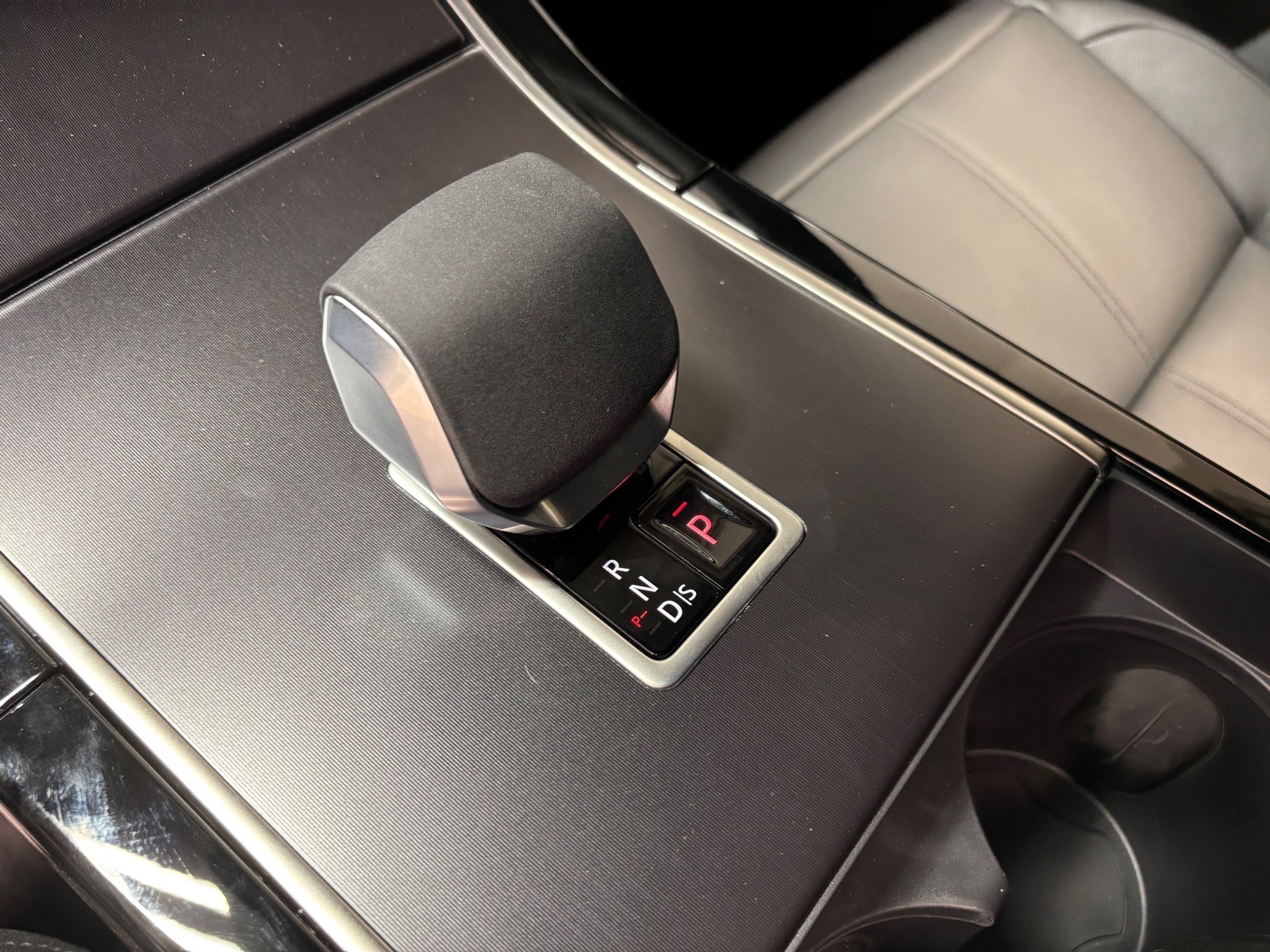 2026 Land Rover Range Rover Velar Dynamic SE - Photo 15