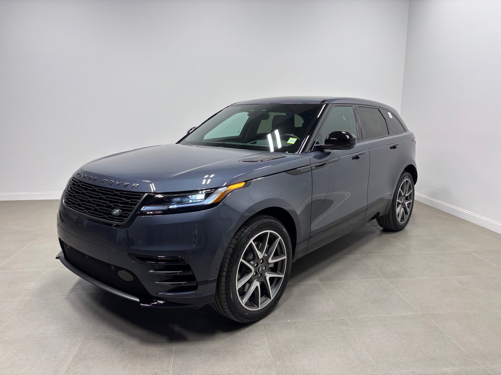  Land Rover Range Rover Velar Belgravia Edition
