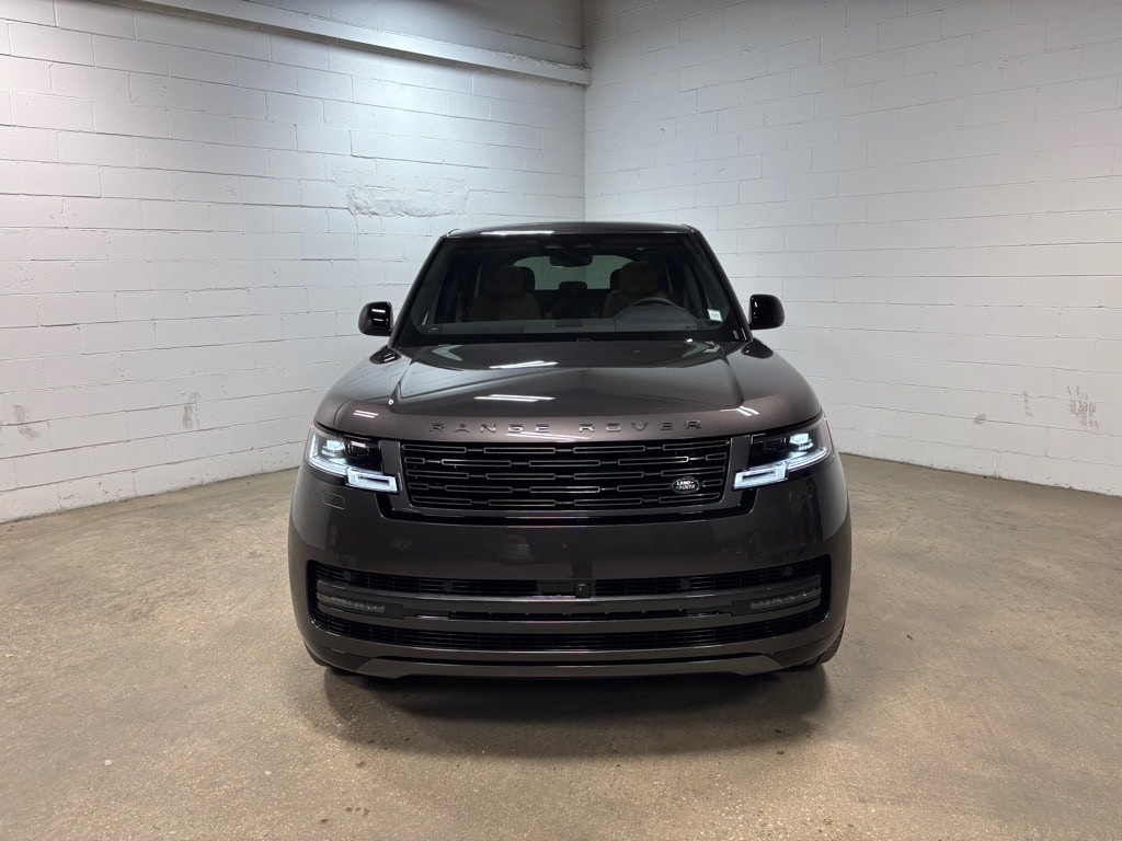 New 2025 Land Rover Range Rover SE SUV
