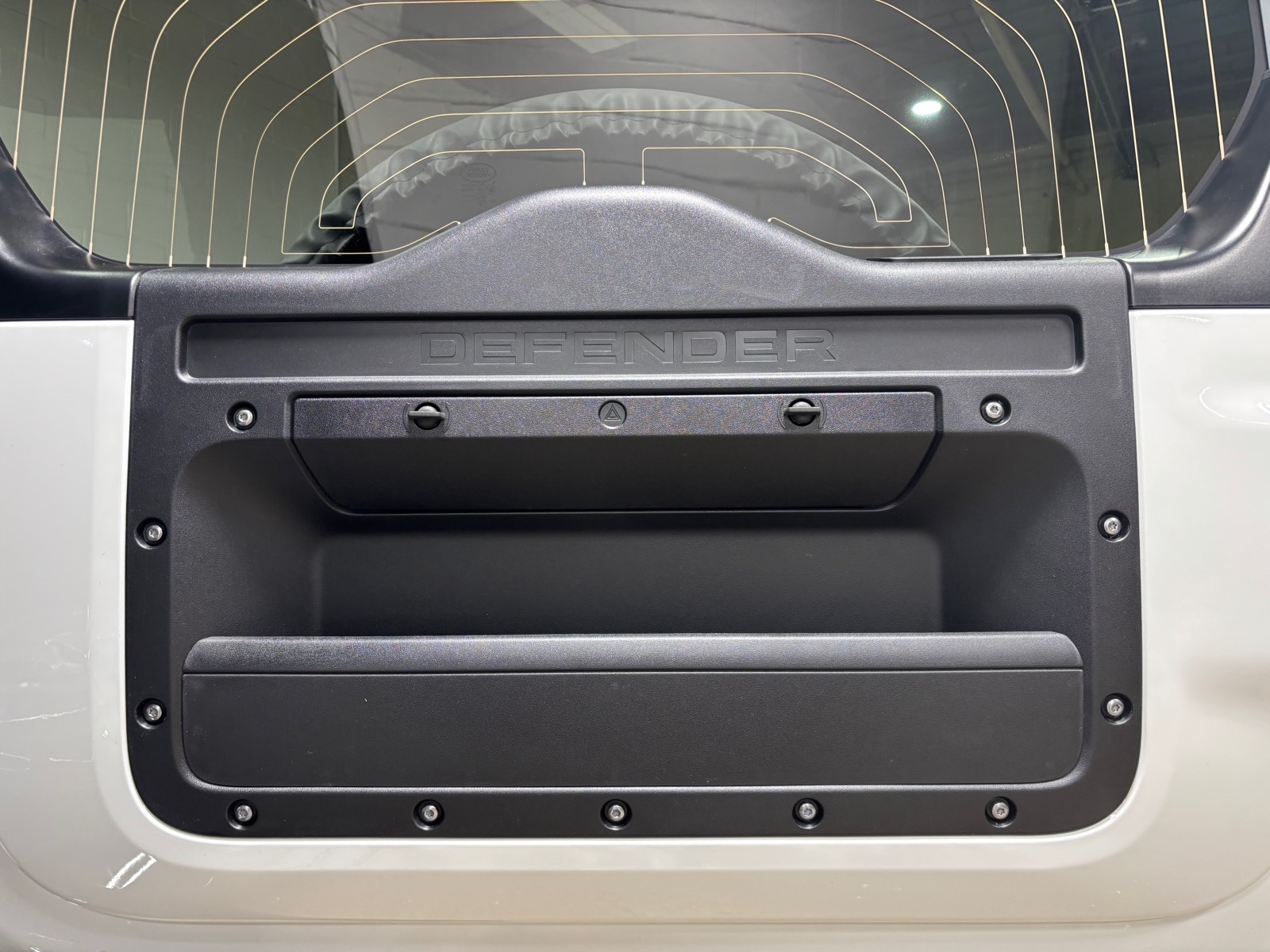 2026 Land Rover Defender X-Dynamic SE - Photo 50