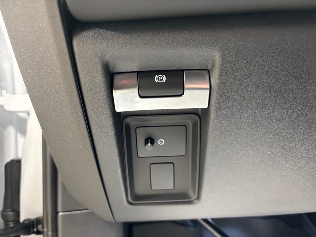 2026 Land Rover Defender V8 - Photo 21