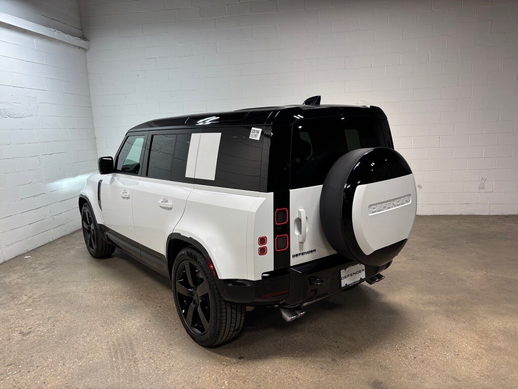 2026 Land Rover Defender V8 - Photo 9