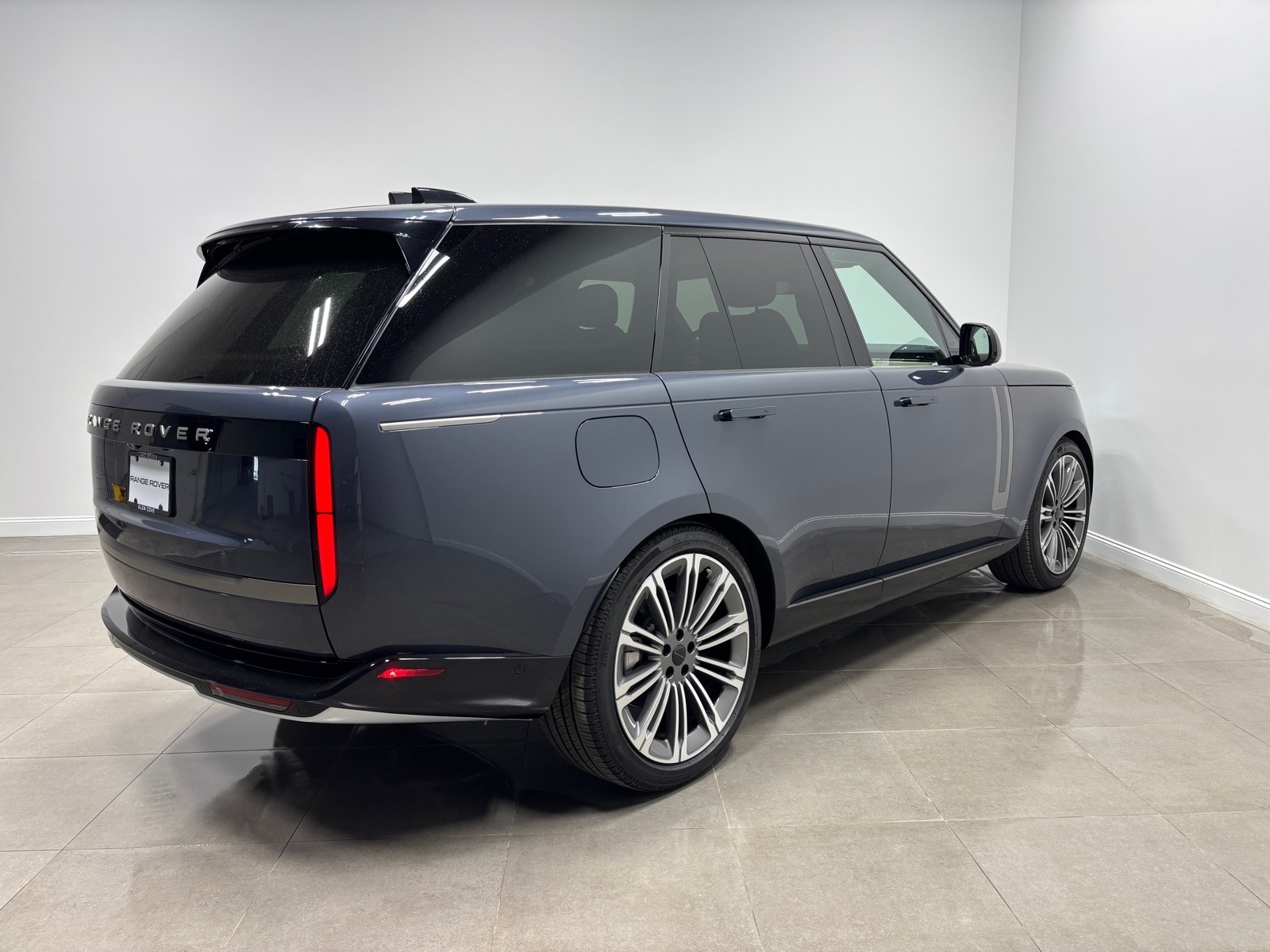 2026 Land Rover Range Rover SE - Photo 6