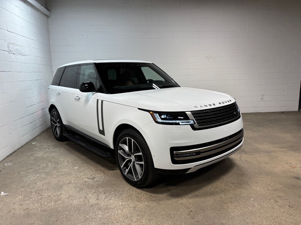 2025 Land Rover Range Rover SE photo 2