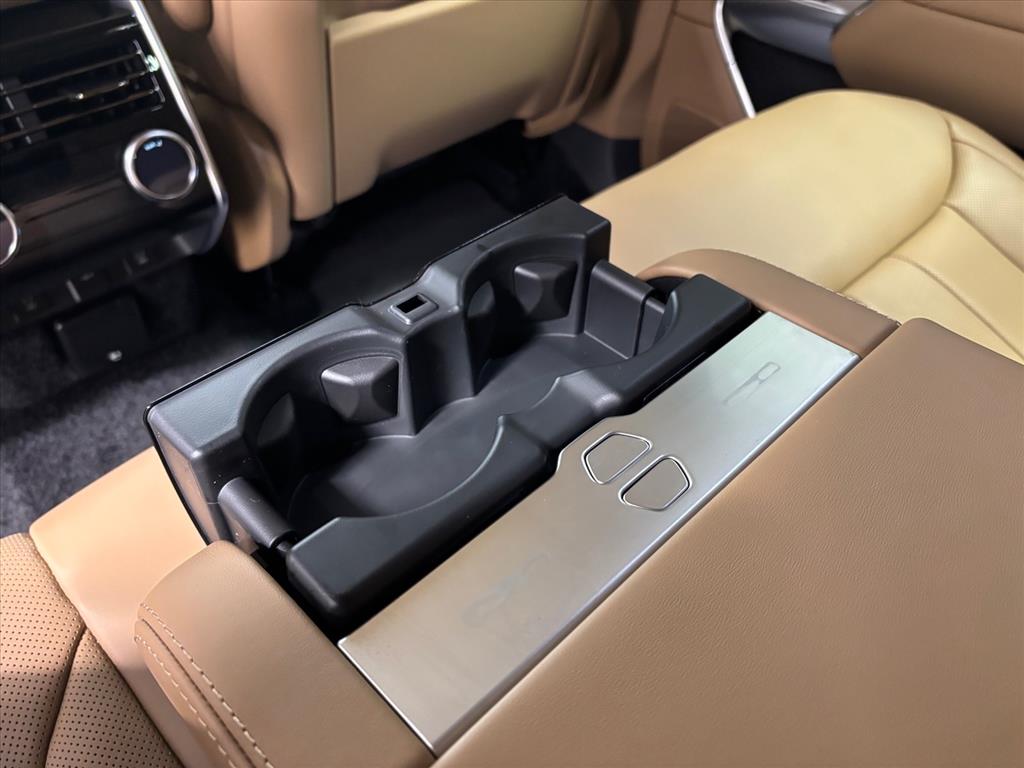 2026 Land Rover Range Rover SE - Photo 25