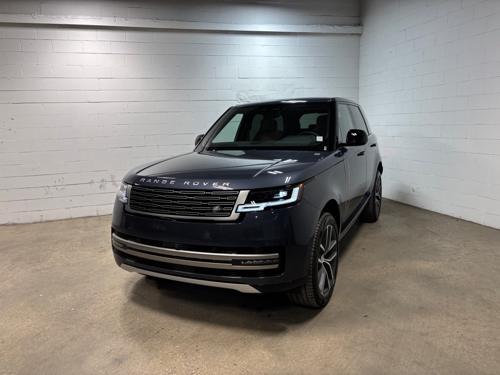 New 2025 Land Rover Range Rover SE SUV