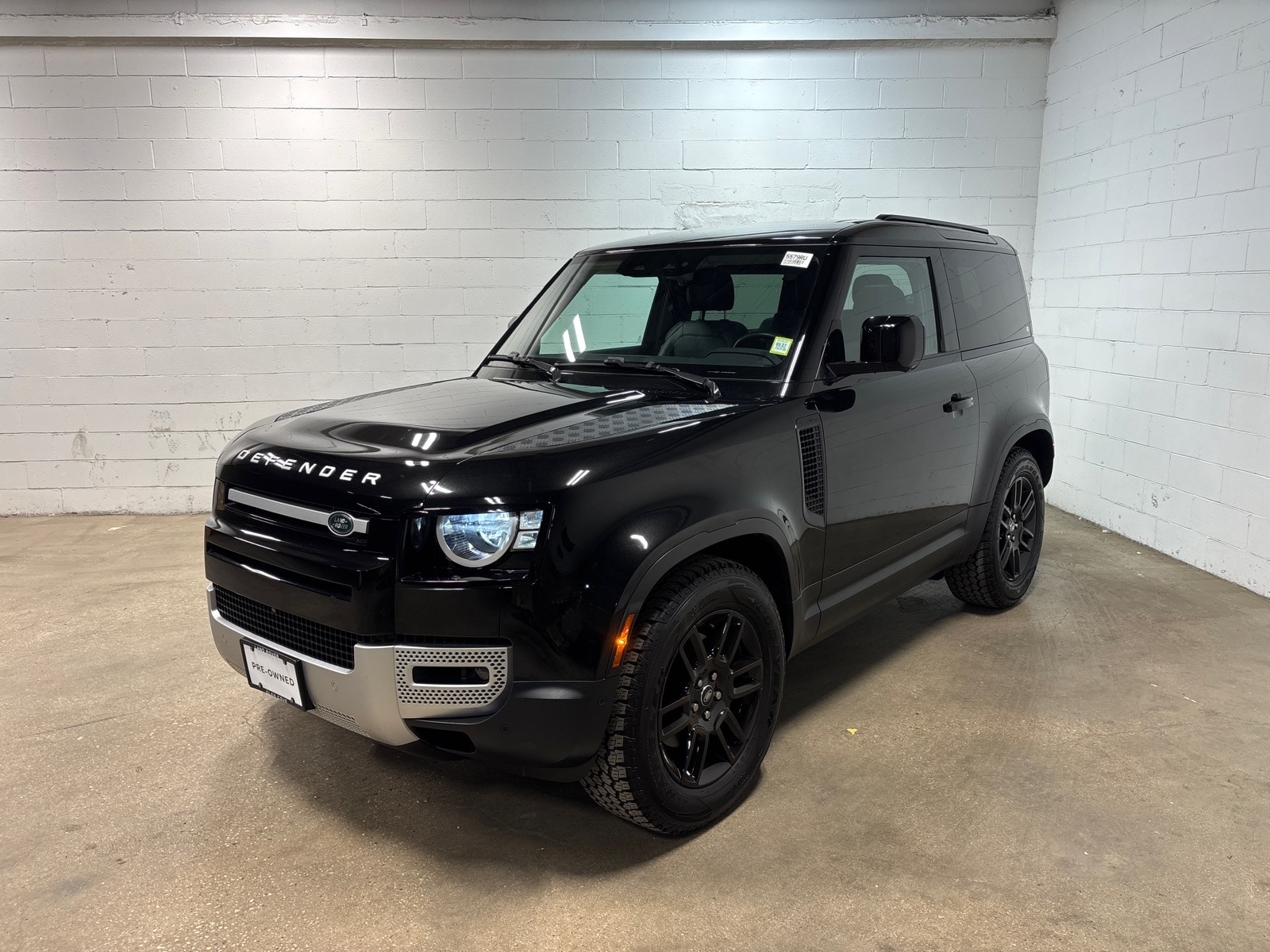 2023 Land Rover Defender S's photo