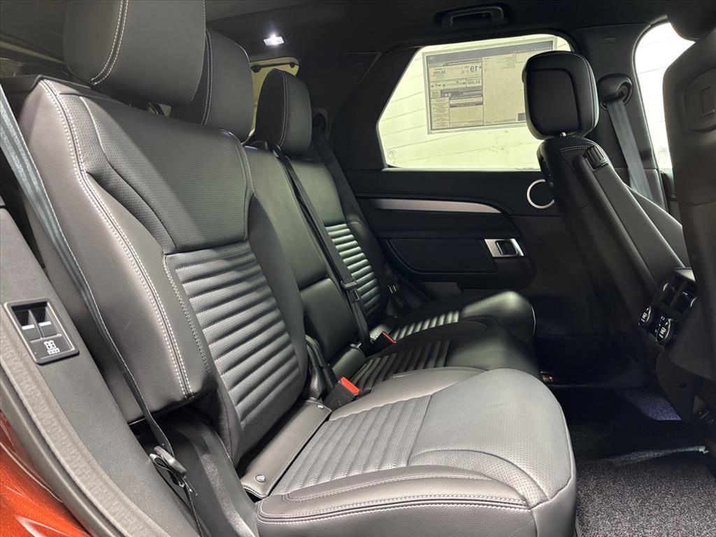 2026 Land Rover Discovery Gemini Edition - Photo 40