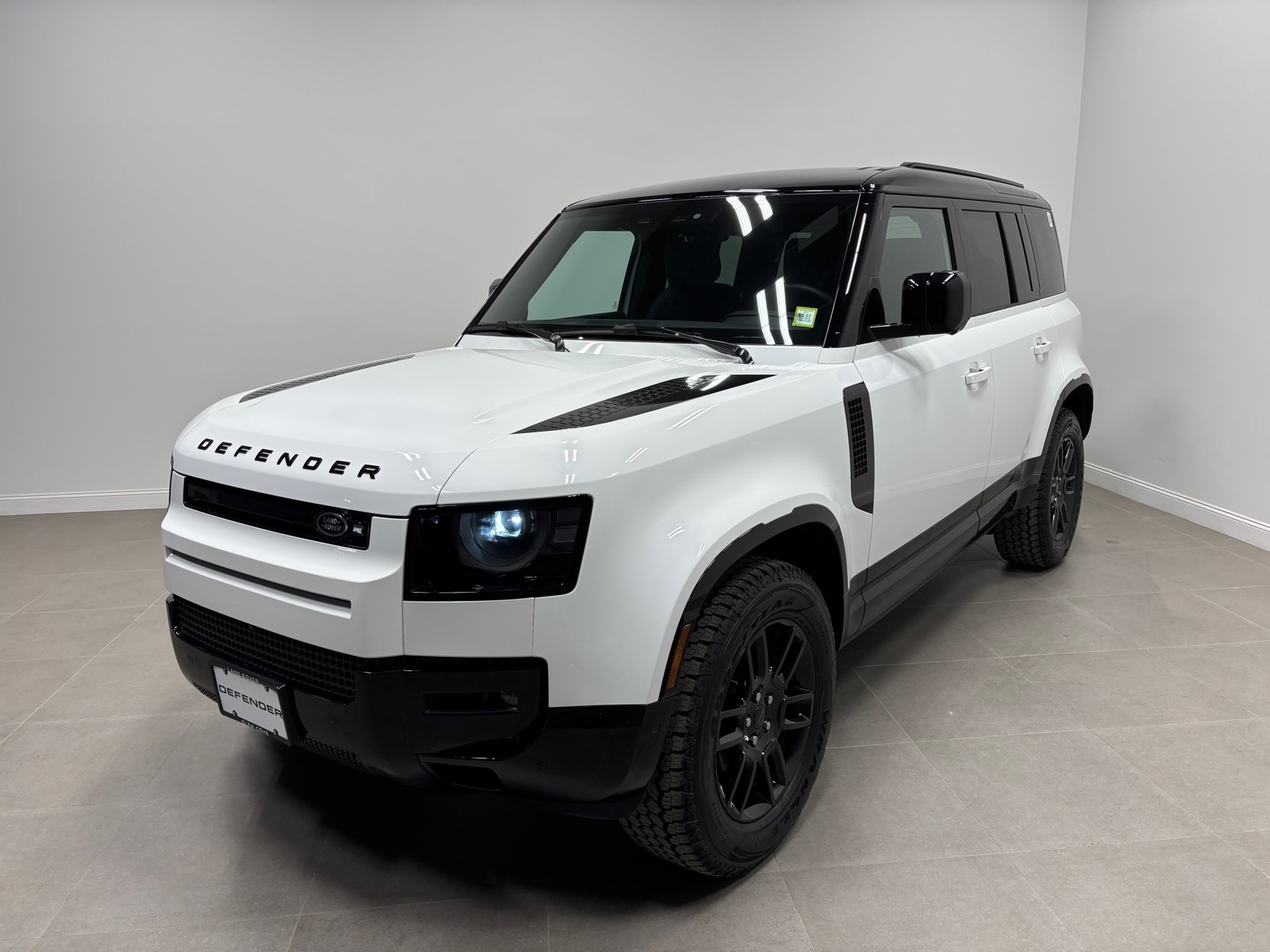 SUV in Glen Cove, NY 2026 Land Rover Defender 110 110 X-Dynamic SE SUV Used