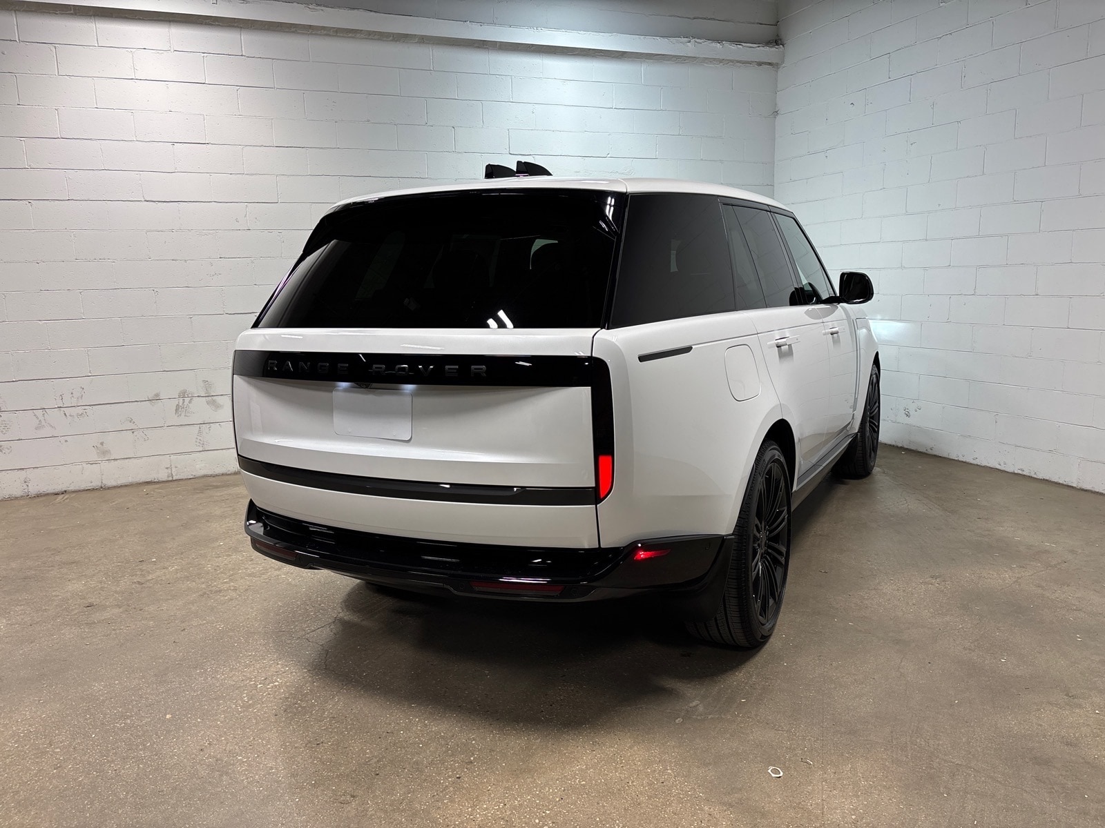 2026 Land Rover Range Rover SE - Photo 8