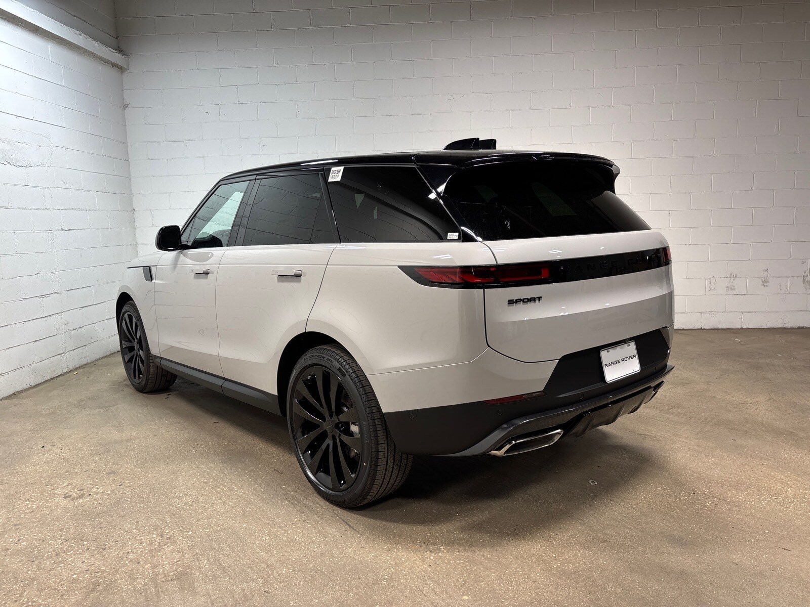 2026 Land Rover Range Rover Sport SE - Photo 9