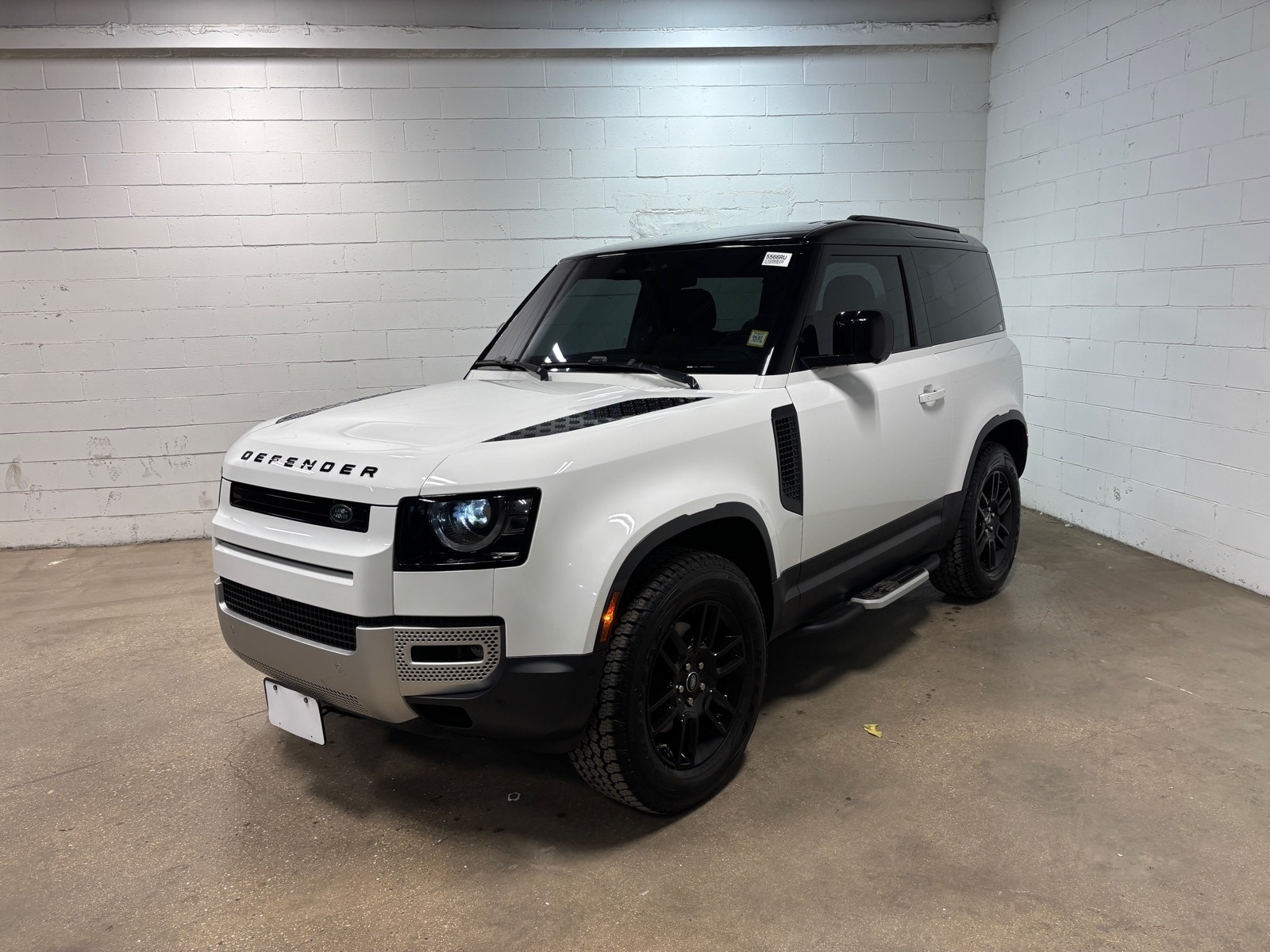 2021 Land Rover Defender S's photo