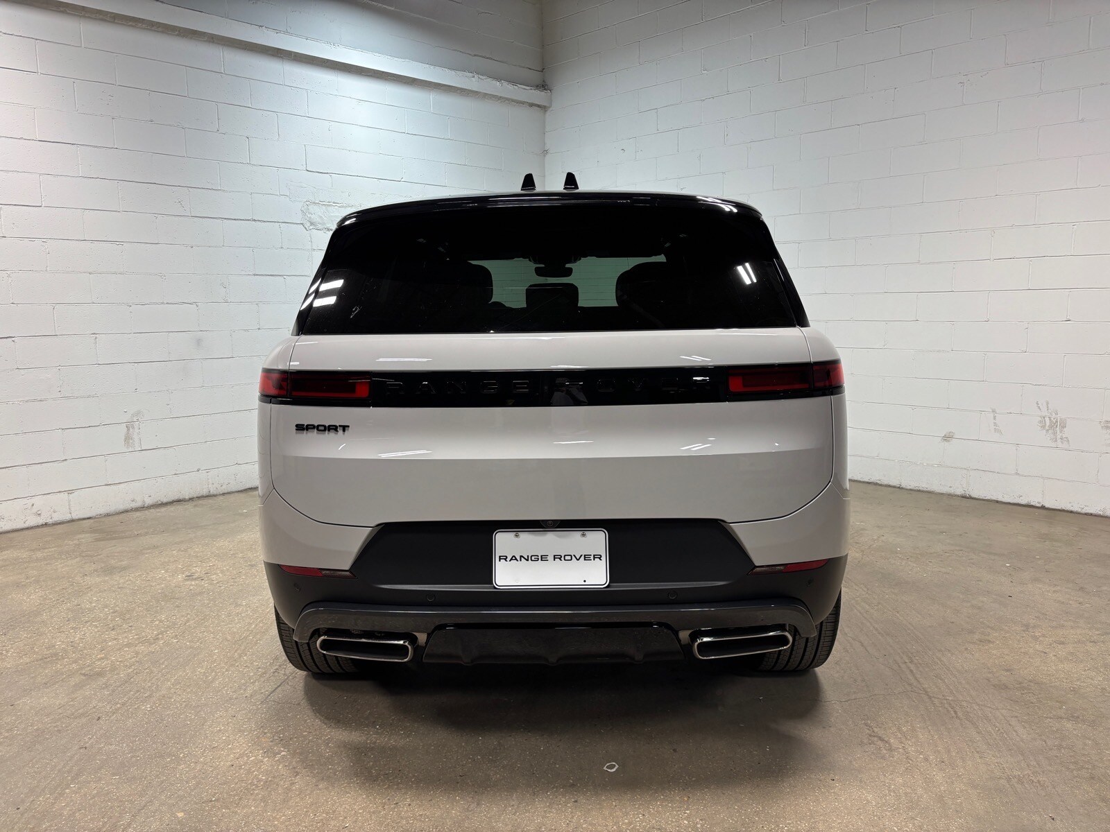 2026 Land Rover Range Rover Sport SE - Photo 8