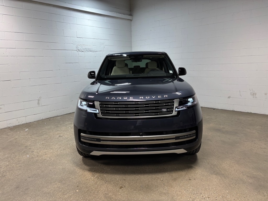 New 2025 Land Rover Range Rover P530 SE SUV