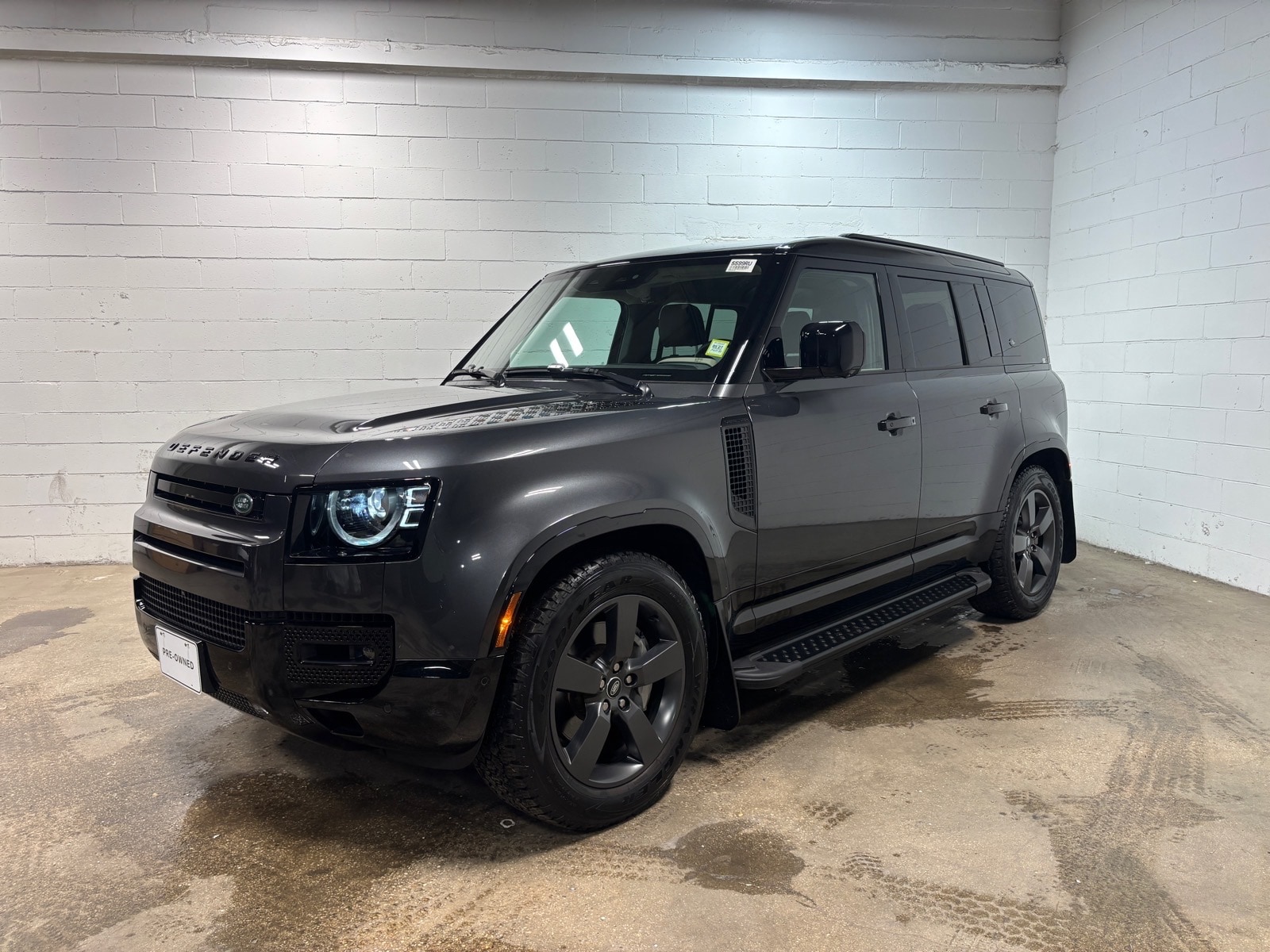 2024 Land Rover Defender 110 X-Dynamic SE P400's photo