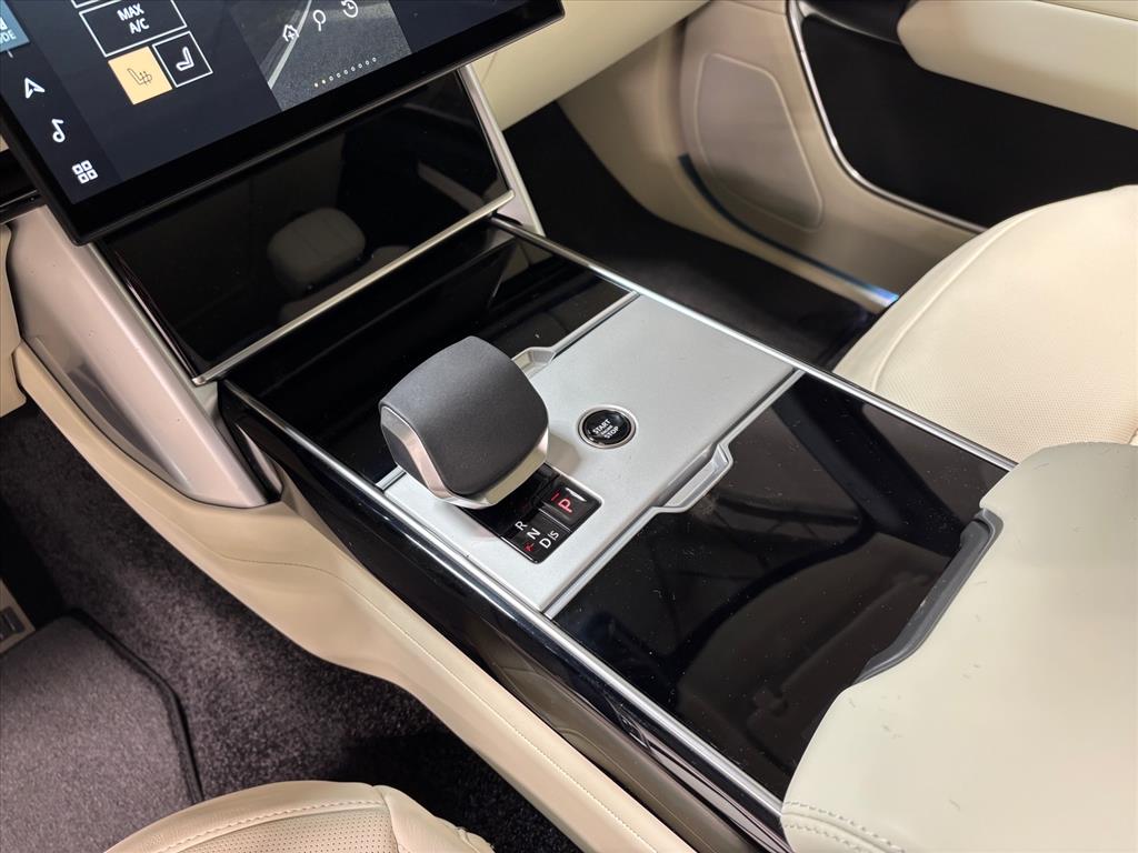 2026 Land Rover Range Rover SE - Photo 14