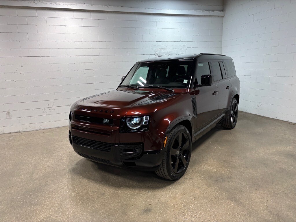 2025 Land Rover Defender X-Dynamic SE photo 2