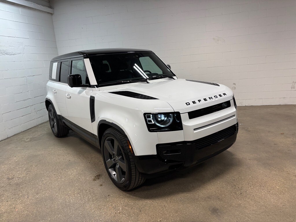 2025 Land Rover Defender 110 V8 photo 4
