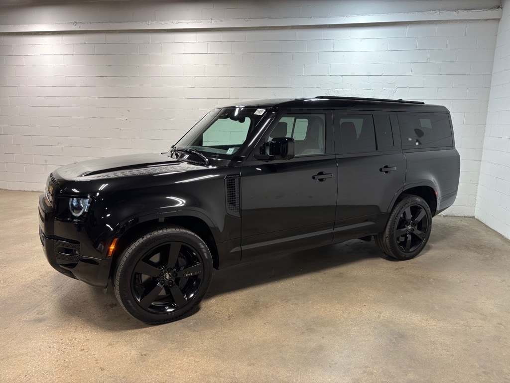 2023 Land Rover Defender 130 X-Dynamic SE