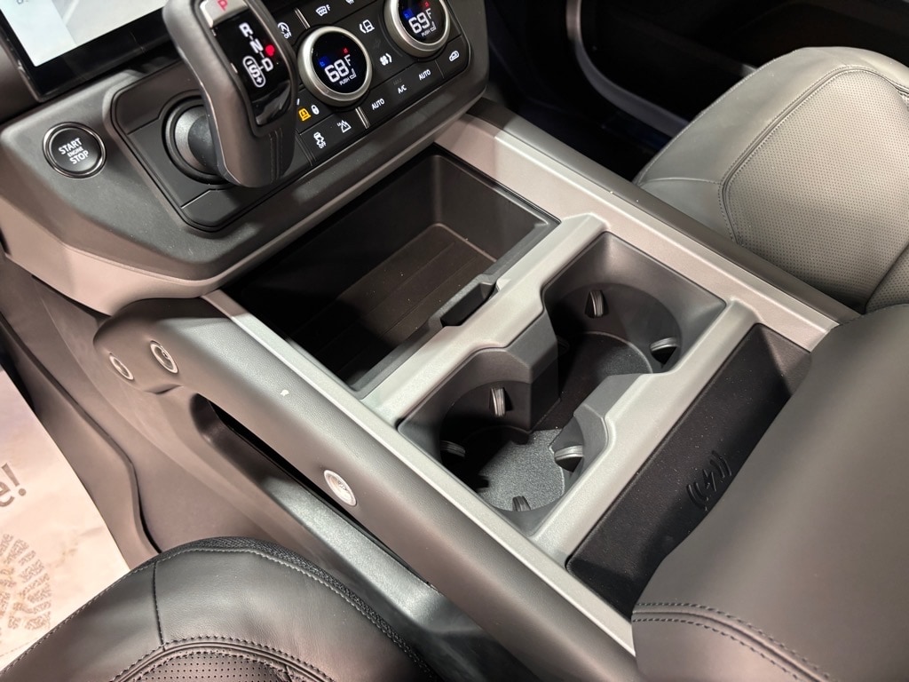 2026 Land Rover Defender V8 - Photo 14