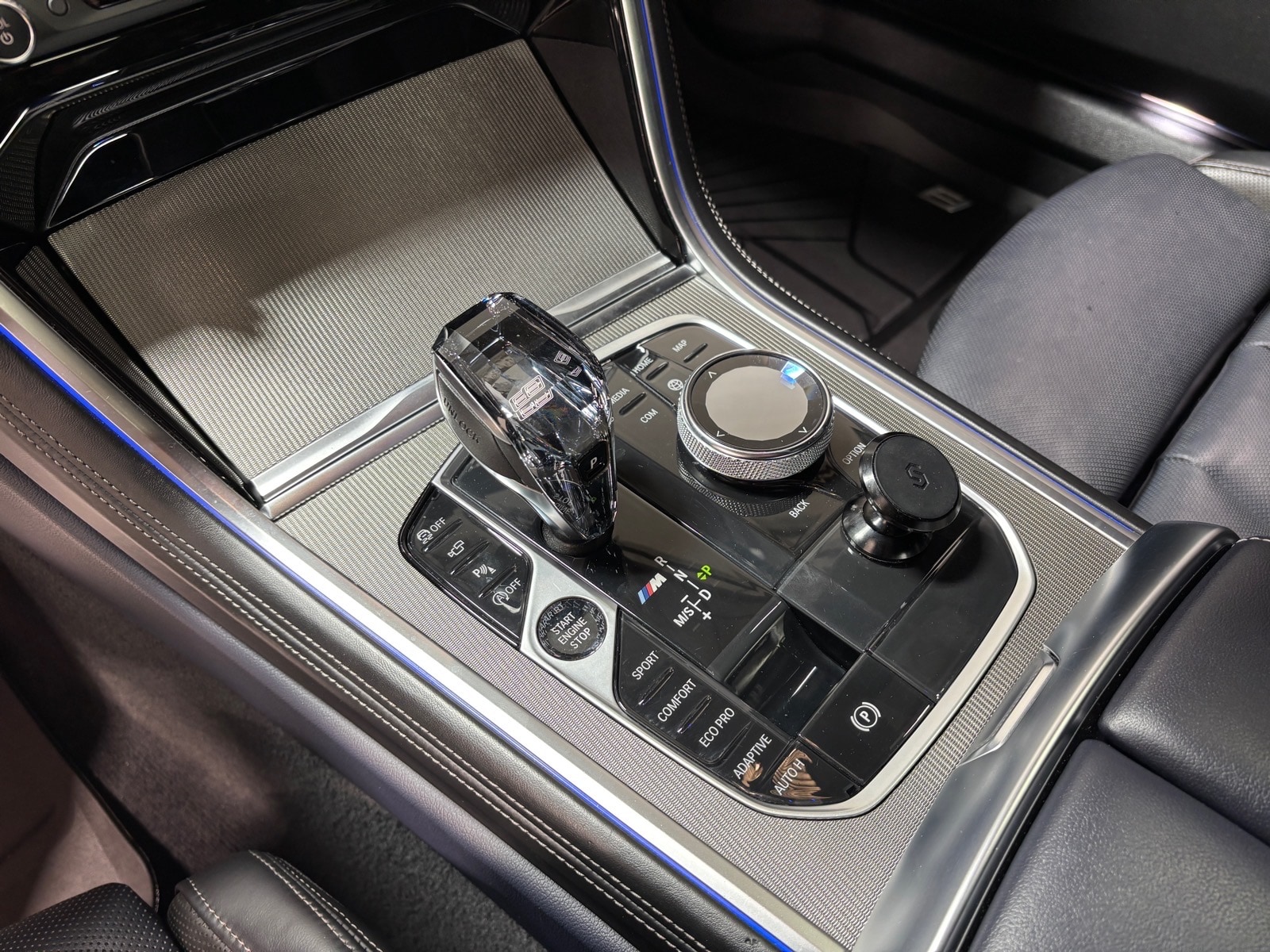 2021 BMW 8 Series M850i - Photo 14