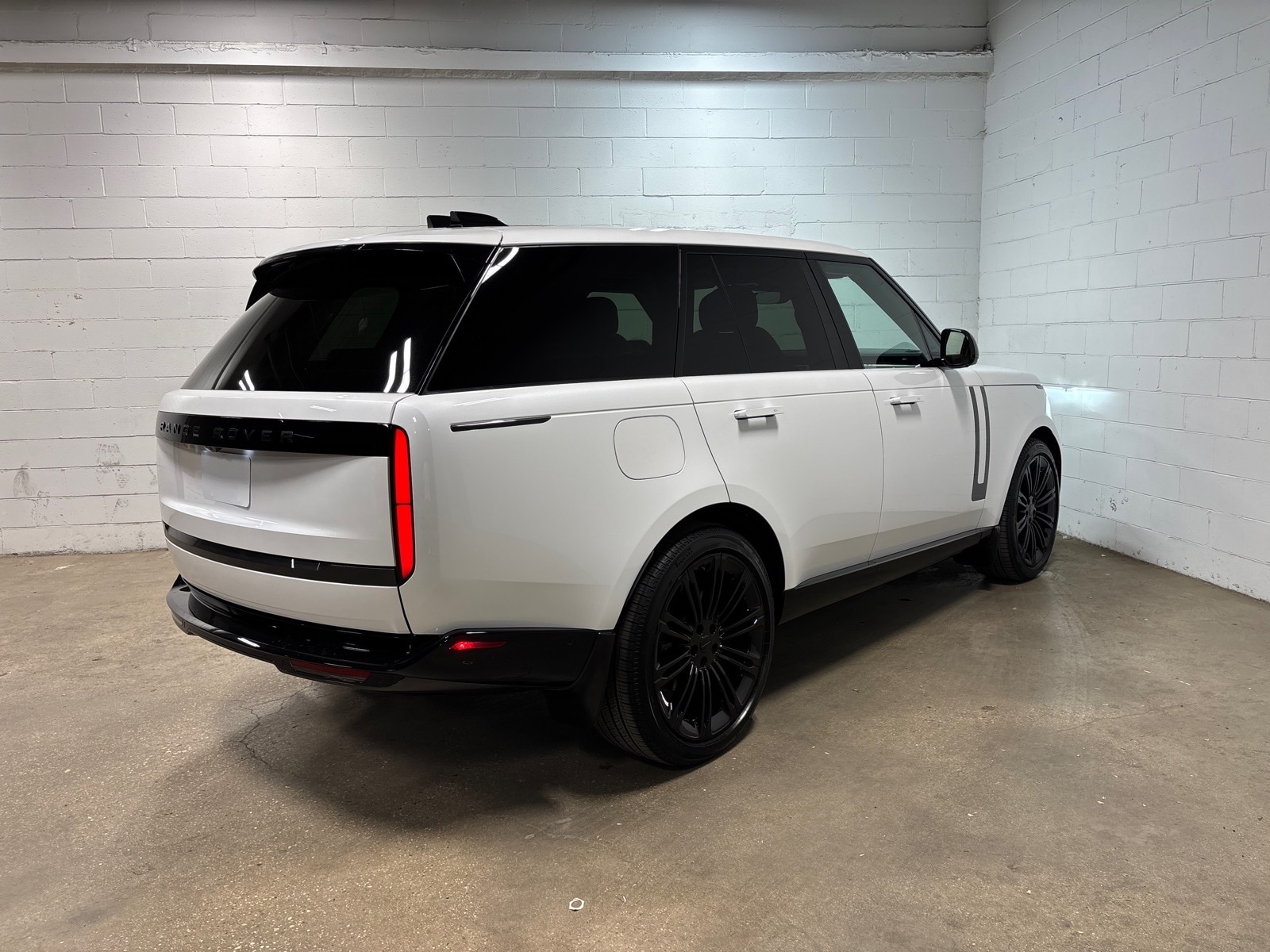 2026 Land Rover Range Rover SE - Photo 9
