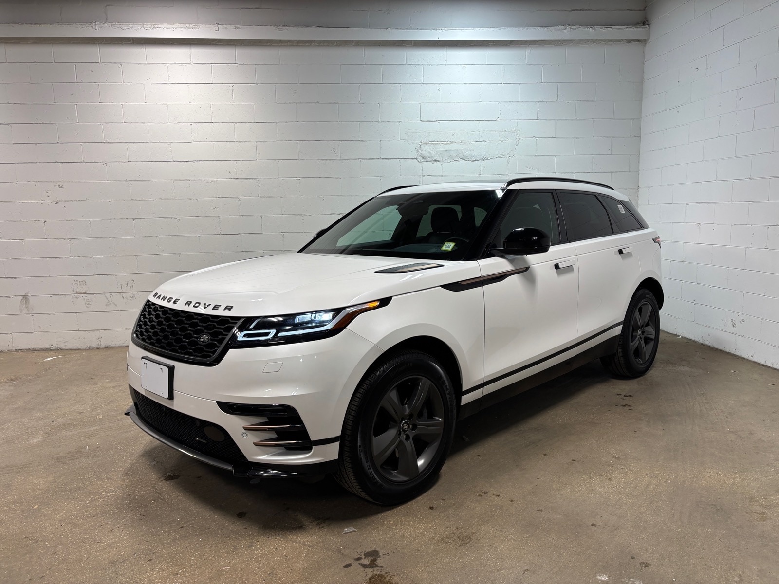 2022 Land Rover Range Rover Velar R-Dynamic S Si4's photo