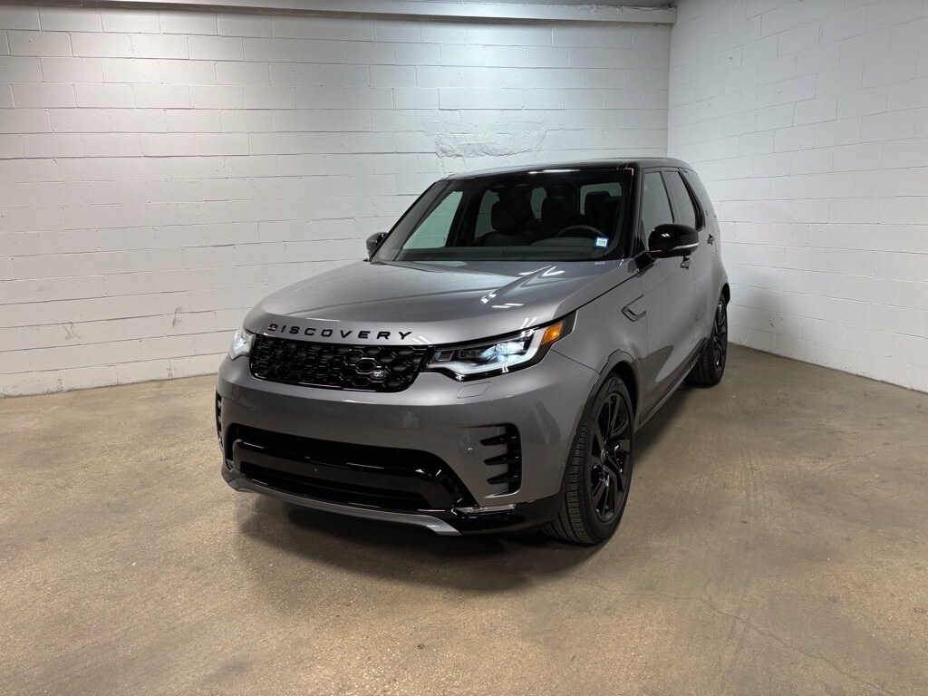 2025 Land Rover Discovery SE photo 2