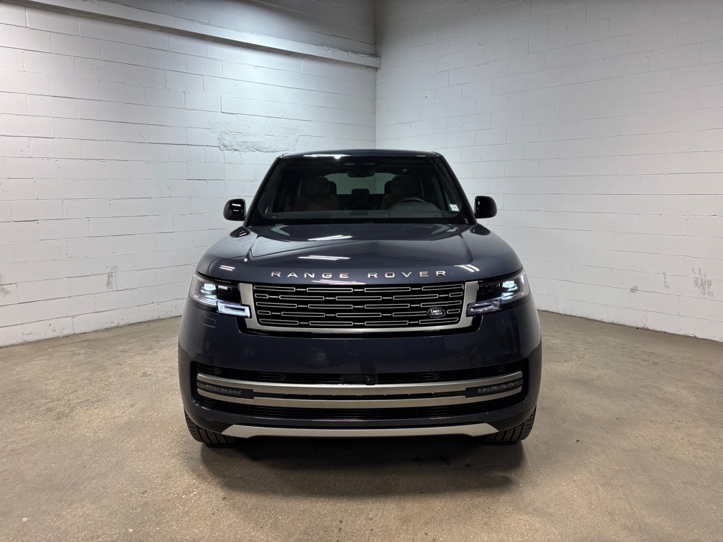 New 2025 Land Rover Range Rover SE SUV